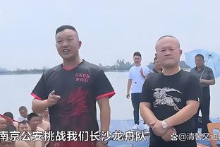 布朗：库里和克莱都是最佳射手之一 我们必须要做得更好